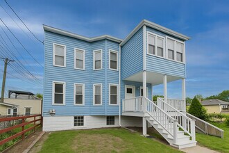 2144 W Montrose Ave in Chicago, IL - Building Photo - Building Photo