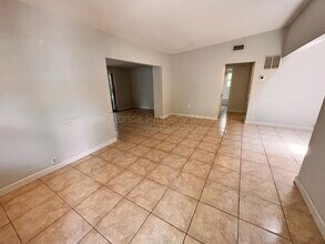 253 Ashwood Dr in Maitland, FL - Building Photo - Building Photo