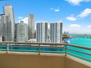 888 Brickell Key in Miami, FL - Building Photo - Building Photo