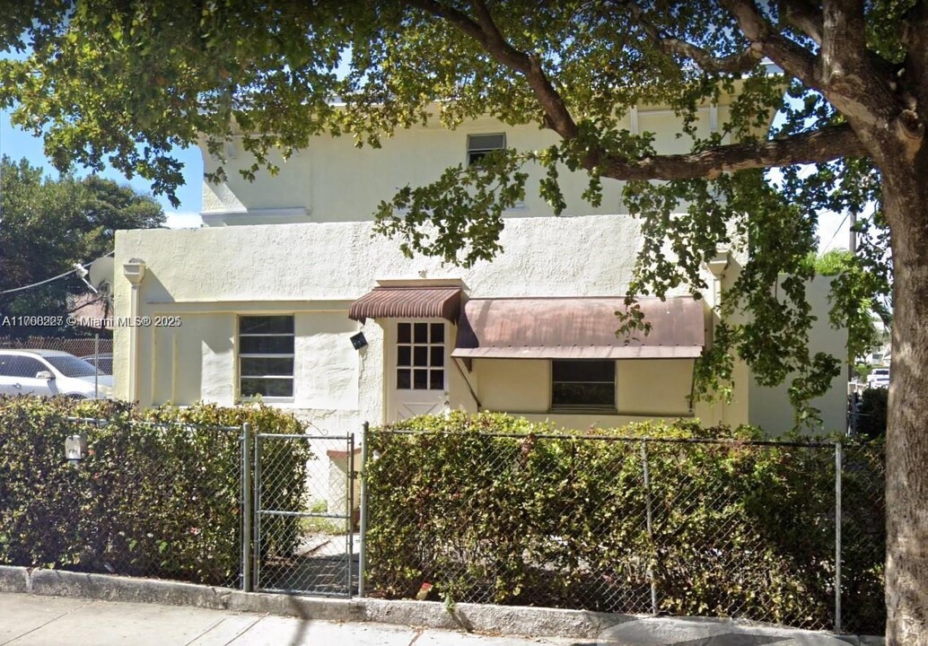 404 SW 5th Ave in Miami, FL - Building Photo