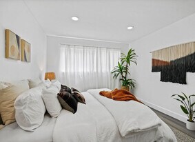 532 N Rossmore Ave, Unit #213 in Los Angeles, CA - Building Photo