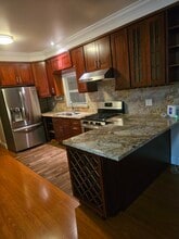 1824 Irving Ave, Unit 1824 in Oakland, CA - Building Photo - Building Photo