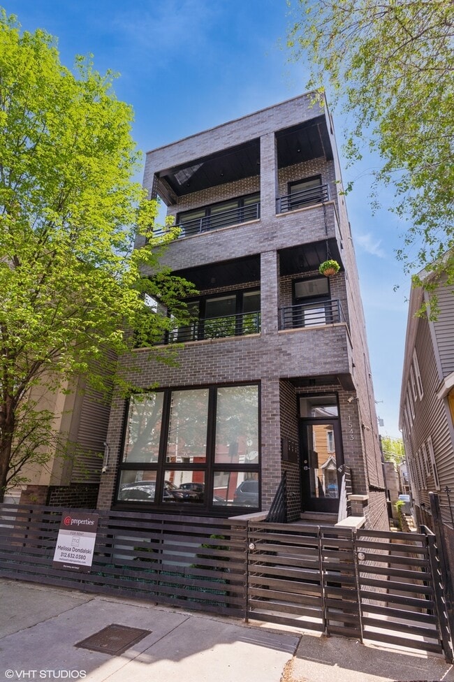 property at 1543 W Augusta Blvd