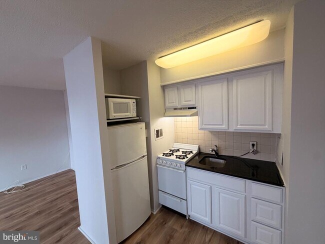 property at 2101 Chestnut St