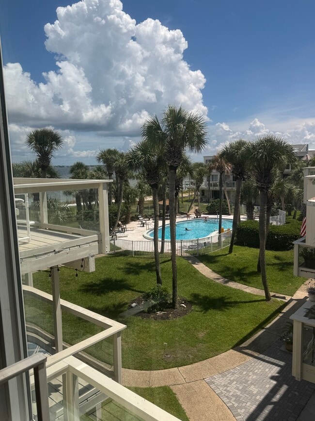 property at 121 Avenida 23