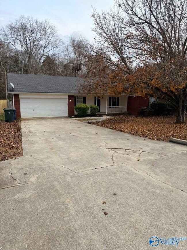 217 Falcon Ridge Dr in Huntsville, AL - Building Photo - Building Photo