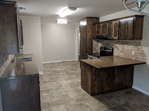 206 E Date St in Russellville, AR - Building Photo - Building Photo