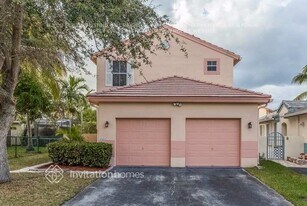 18493 NW 21st St in Pembroke Pines, FL - Building Photo