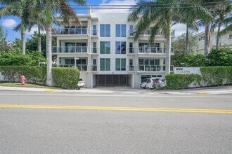 1200 Hillsboro Mile in Hillsboro Beach, FL - Building Photo - Building Photo