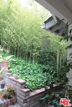 15237 Del Gado Dr in Los Angeles, CA - Building Photo - Building Photo