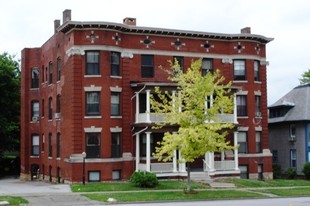 The Roslyn Apartments