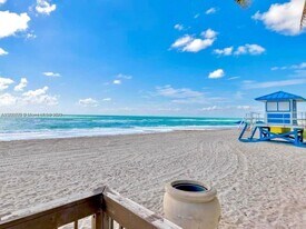 3001 S Ocean Dr in Hollywood, FL - Building Photo