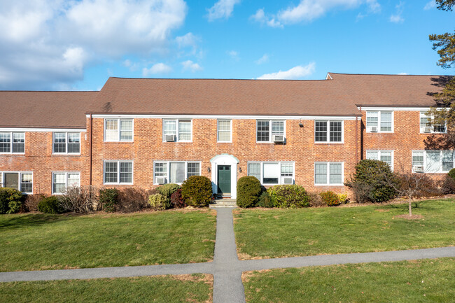 White Plains Manor in White Plains, NY - Foto de edificio - Building Photo