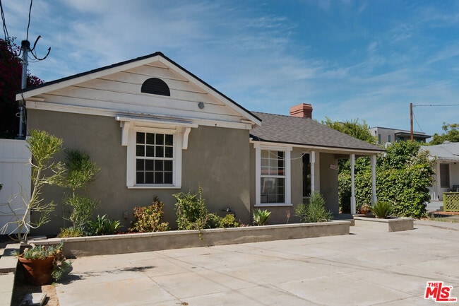 property at 10829 Kling St