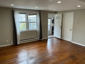 768 Audrey Dr in Rahway, NJ - Building Photo - Building Photo