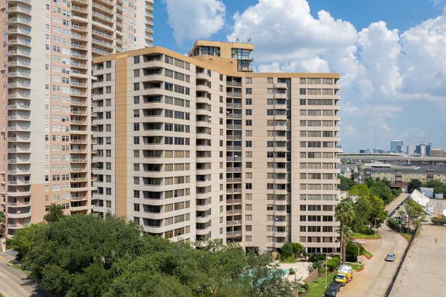 Sage Condominiums in Houston, TX - Foto de edificio - Building Photo