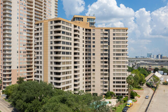 Sage Condominiums in Houston, TX - Building Photo - Building Photo