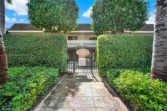 14500 SW 88th Ave in Palmetto Bay, FL - Building Photo - Building Photo