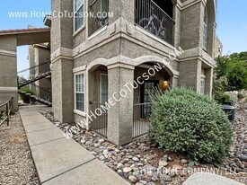 1500 E Pusch Wilderness Dr in Oro Valley, AZ - Building Photo