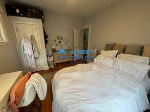 25 Kelly Rd, Unit 1 in Cambridge, MA - Foto de edificio - Building Photo