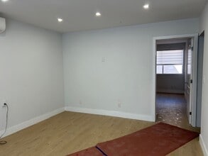 15737 Sutton St in Encino, CA - Building Photo - Building Photo