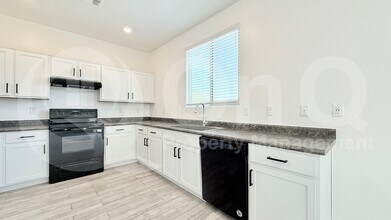 40633 W Helen Ct in Maricopa, AZ - Building Photo - Building Photo