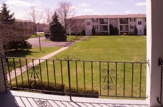 Islebrook Apartments in Grand Island, NY - Foto de edificio - Building Photo