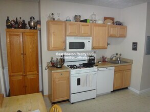 423 Franklin St in Cambridge, MA - Building Photo - Building Photo