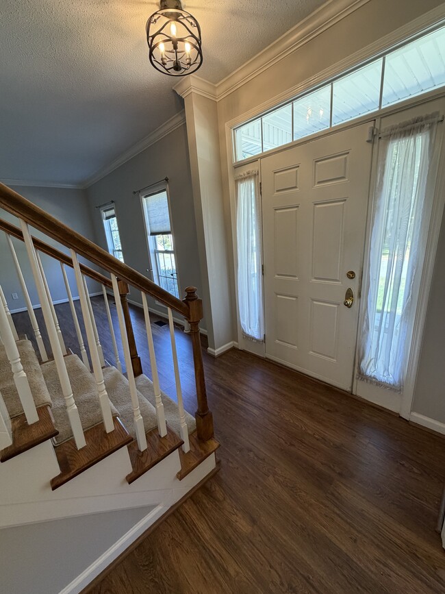 6419 Woodmont Rd in Jamestown, NC - Foto de edificio - Building Photo