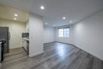 St Andrews Apartments in Los Angeles, CA - Foto de edificio - Building Photo