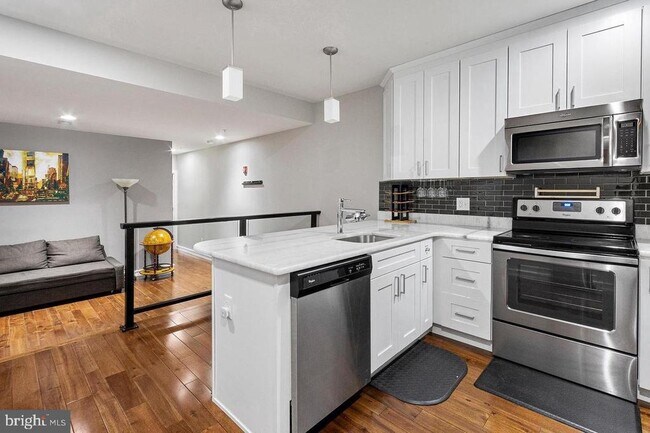 1323 N 7th St in Philadelphia, PA - Building Photo - Building Photo