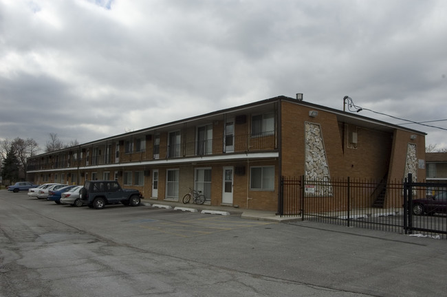 6545-6547 W 111th St in Worth, IL - Foto de edificio - Building Photo