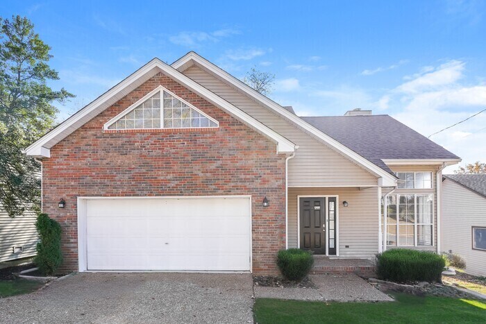 114 Northlake Dr in Hendersonville, TN - Building Photo