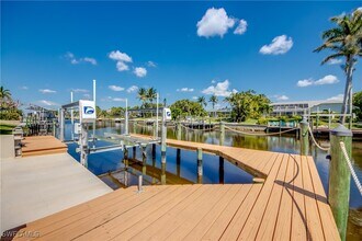 1329 SE 21st St in Cape Coral, FL - Building Photo - Building Photo
