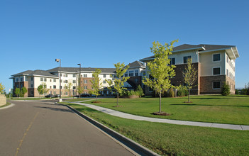 Vicksburg Crossing in Plymouth, MN - Building Photo - Building Photo