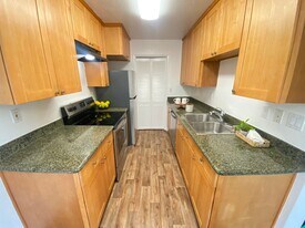 26815 Hayward Blvd in Hayward, CA - Building Photo