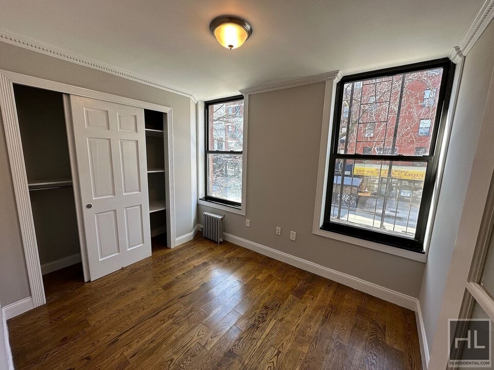 East 10th Street in New York, NY - Building Photo