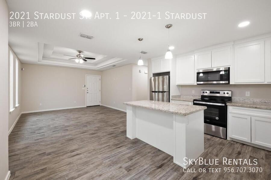 2021 Stardust St in Edinburg, TX - Building Photo