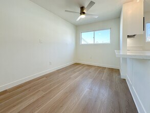 1206 Agate St, Unit #D in Redondo Beach, CA - Building Photo - Building Photo