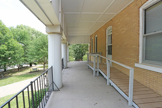 Landmark Apartments in Leavenworth, KS - Building Photo - Building Photo