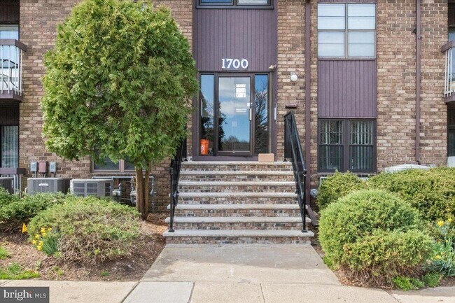 1714 Country Mill Dr in East Windsor, NJ - Building Photo - Building Photo