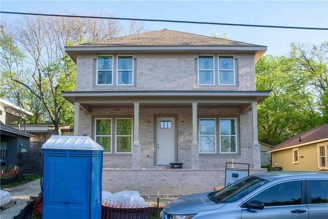 property at 18 E 4th St