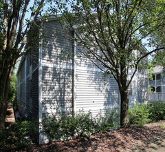 Birchwood Apartments in Durham, NC - Foto de edificio - Building Photo