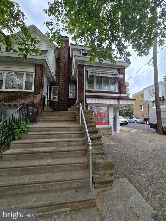 property at 401 W Godfrey Ave