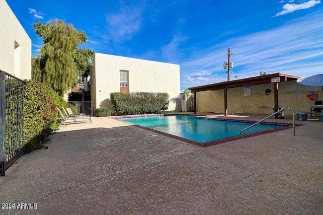3828 N 32nd St in Phoenix, AZ - Foto de edificio - Building Photo