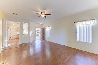 2144 Desert Woods Dr in Henderson, NV - Building Photo - Building Photo