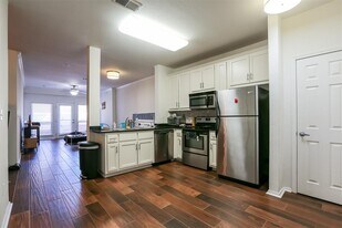 910 W 25th St in Austin, TX - Building Photo