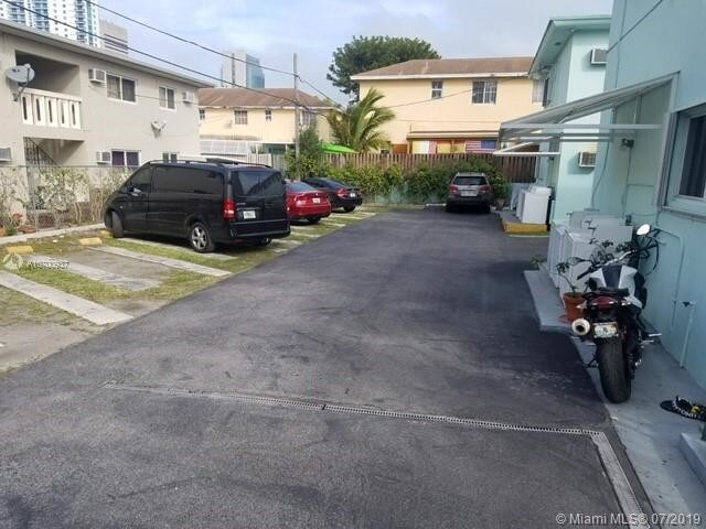 469 SW 3rd St-Unit -3 in Miami, FL - Building Photo - Building Photo