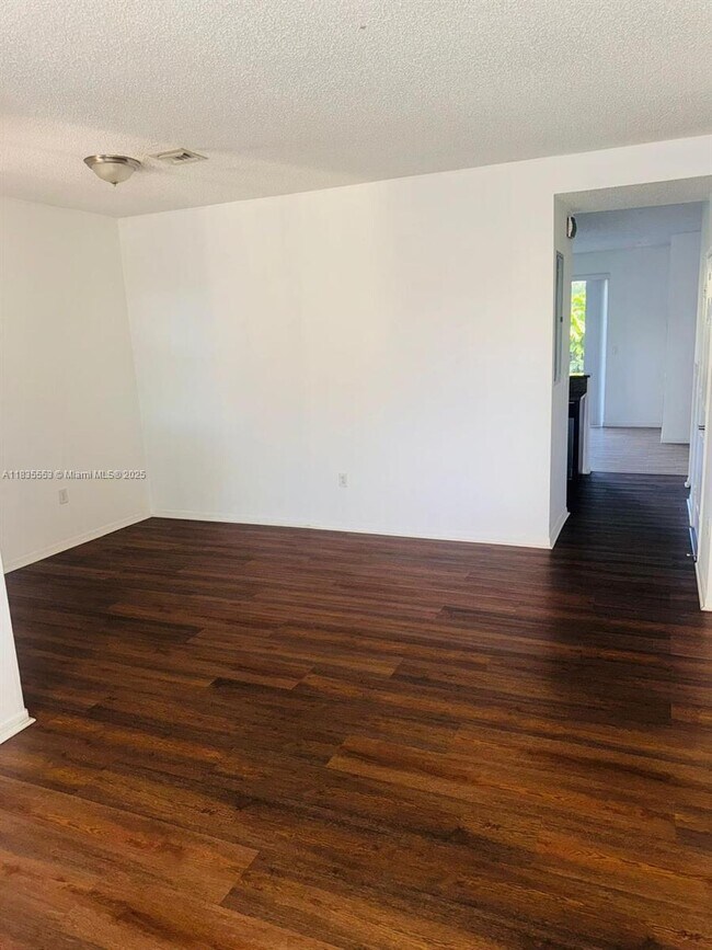 4256 NE 9th St in Homestead, FL - Building Photo - Building Photo