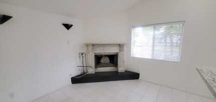 5912 Yarmouth Ave, Unit 5912 in Encino, CA - Building Photo - Building Photo